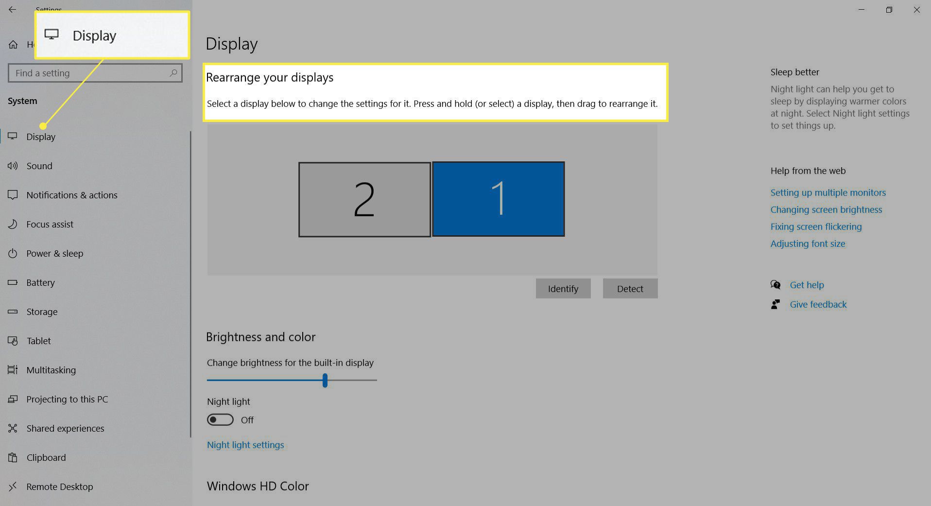 Windows 10-skärminställningar med skärm och ordna om din skärm markerad