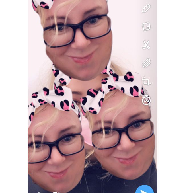 Använd saxverktyget för att skapa dina egna Snapchat-klistermärken