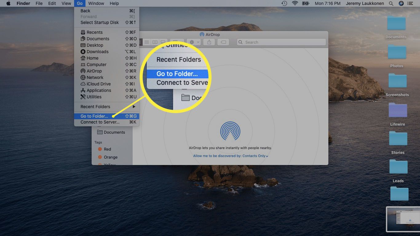 En skärmdump för att öppna alternativet gå till mapp på en Mac.