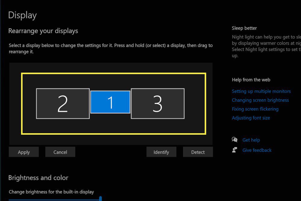 Flera bildskärmar konfigureras på Windows 10-skärminställningar