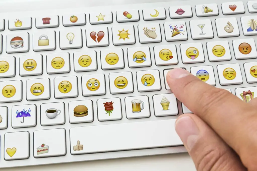 how-to-create-keyboard-shortcut-for-emoji-in-office-apps