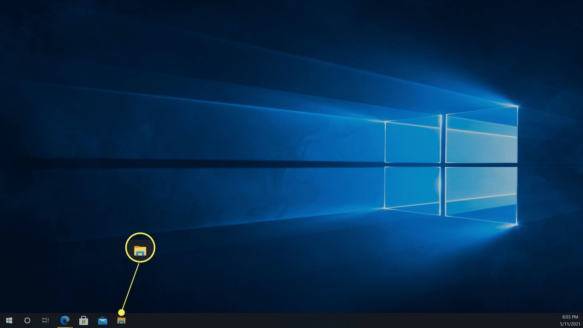 Genvägen till File Explorer markerad i Aktivitetsfältet i Windows 10.