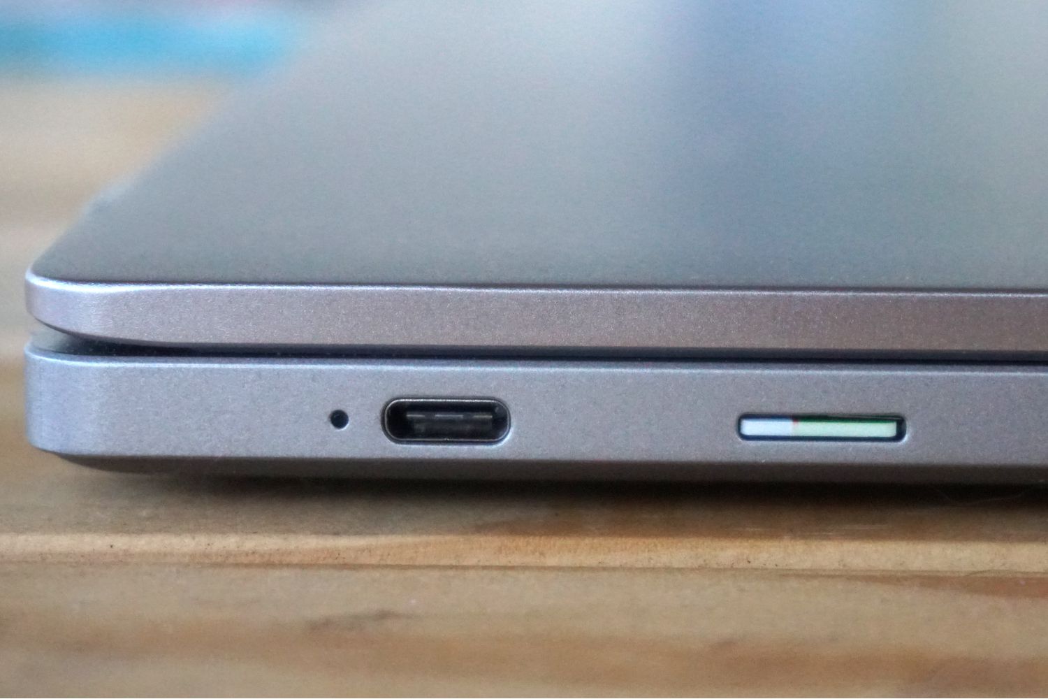 Chromebook USB- och MicroSD-kortportar