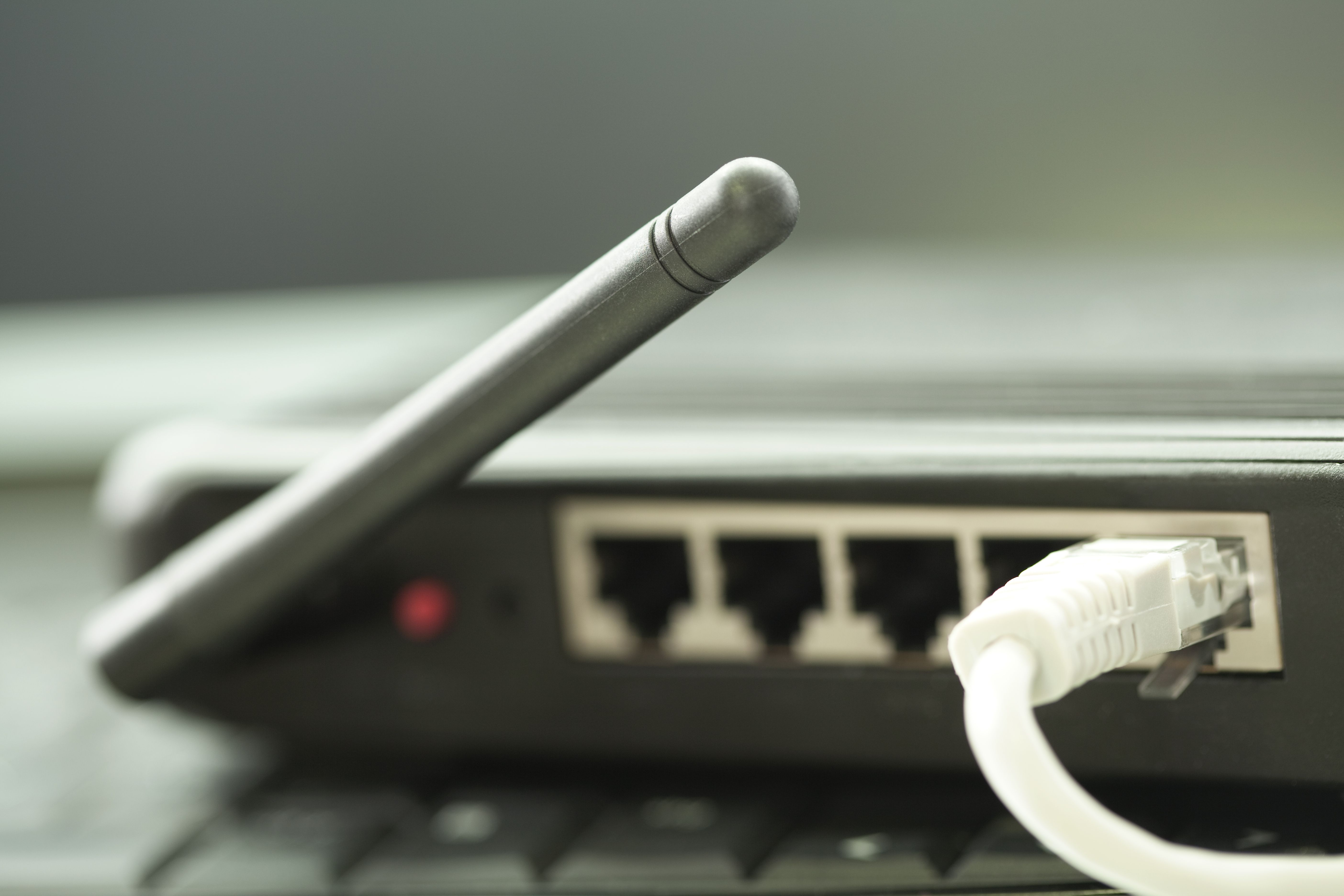 internetanslutning med wlan-router på hemmakontoret