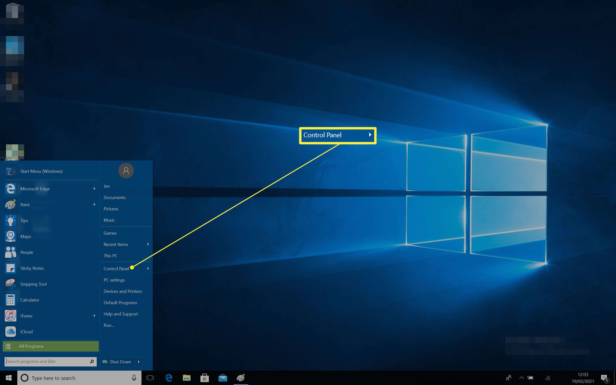 Windows 10-skrivbord med Start-menyn öppen och Kontrollpanelen markerad 