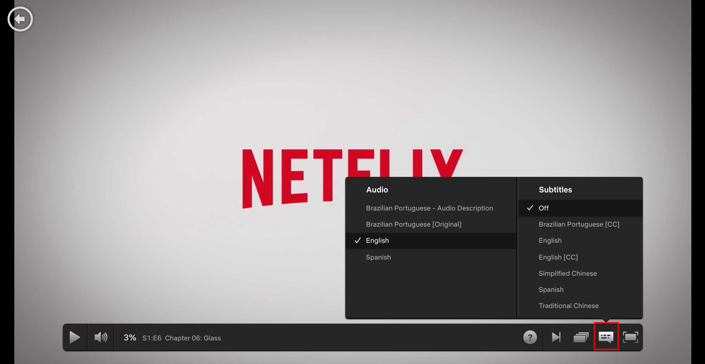 Alternativen för ljud och undertexter läggs över Netflix-logotypen.