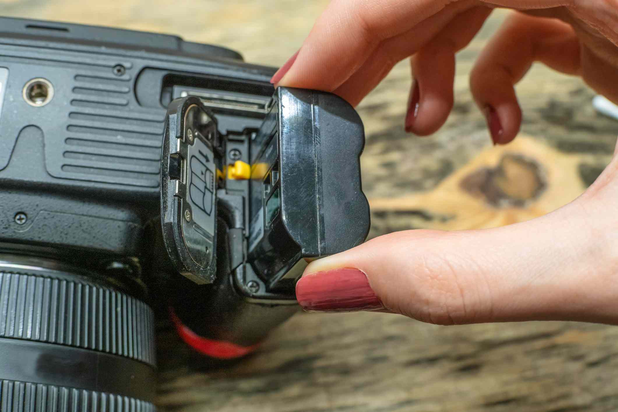 Ett batteri i en SLR-kamera