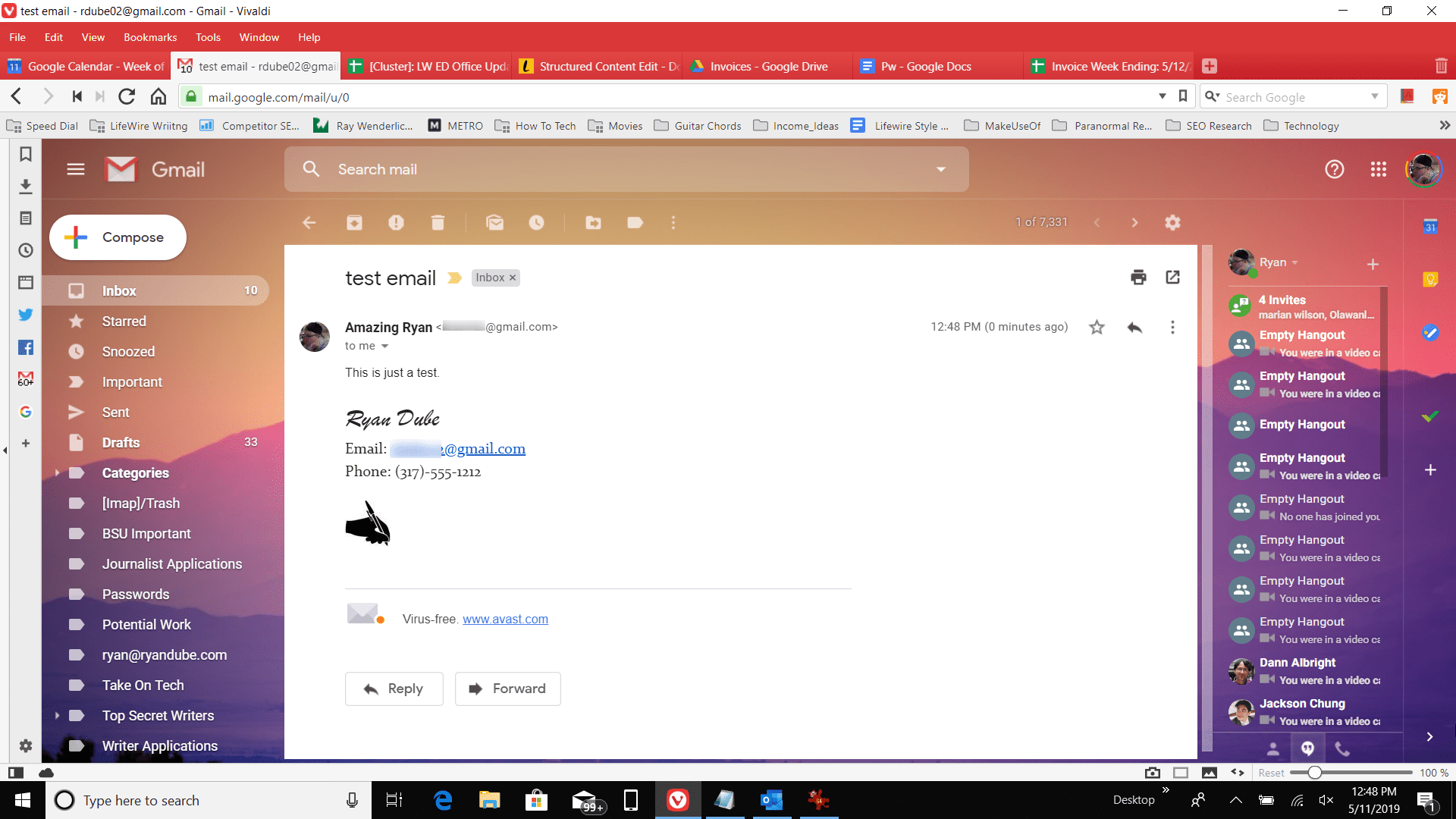 ett e-postmeddelande som innehåller det nya avsändarens namn