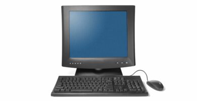 computer with mouse 520517340 d35aa8cd653a4f01843fbcf8d5a1b8ad