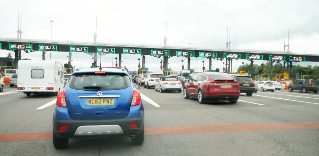 vehicles approaching the severn bridge toll booth 940515964 5b2c02d5a474be00366dcaa6