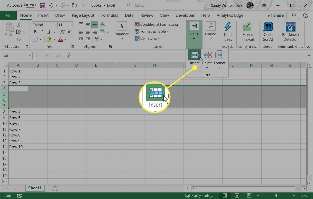 Använda Infoga på fliken Hem i Excel-bandet.