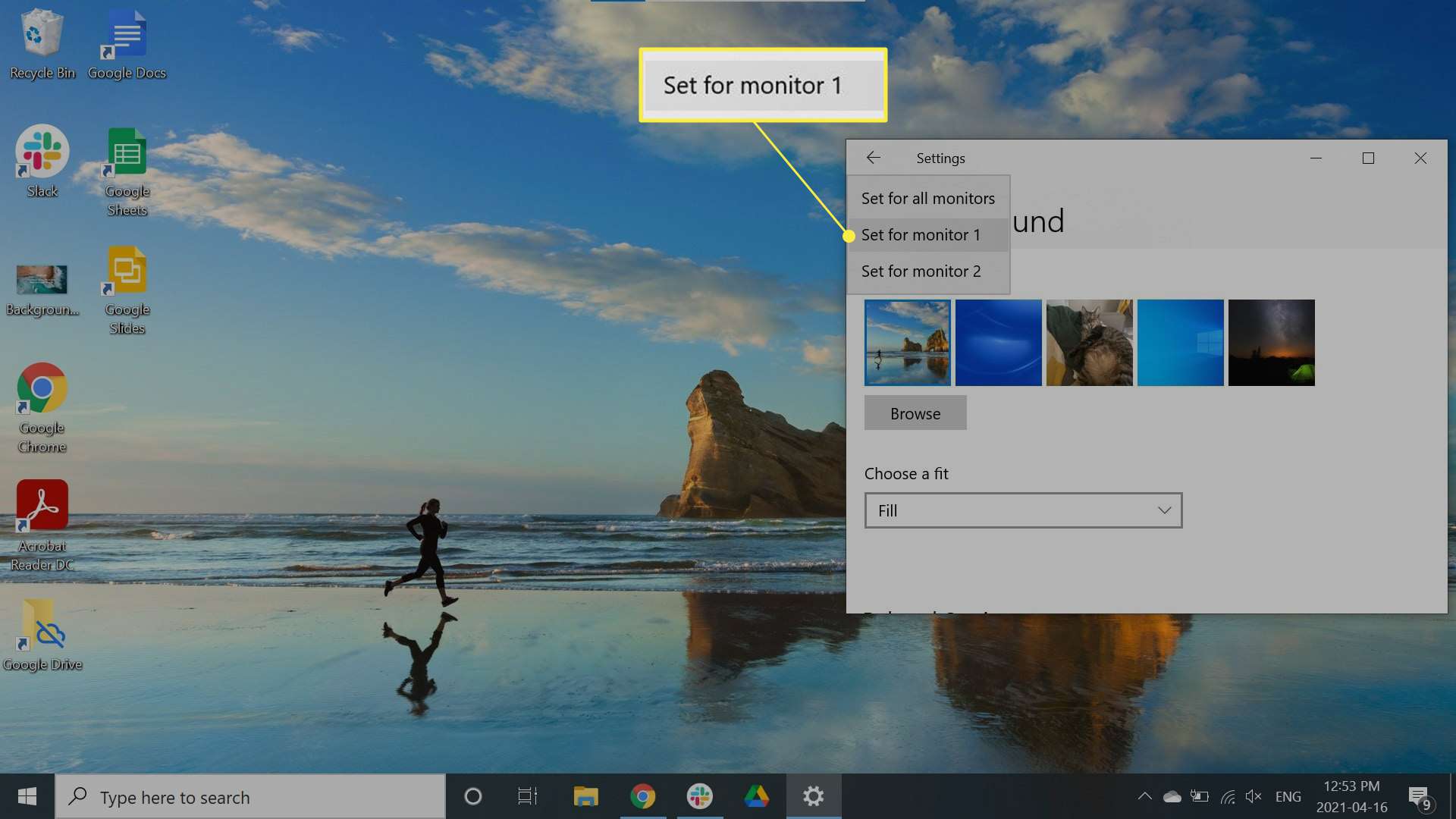 Välja en skrivbordsbakgrund för olika bildskärmar på Windows 10 PC.  med "Set for Monitor 1" markerat
