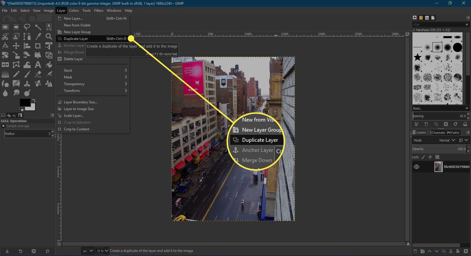 En skärmdump av GIMP med kommandot Duplicate Layer markerad