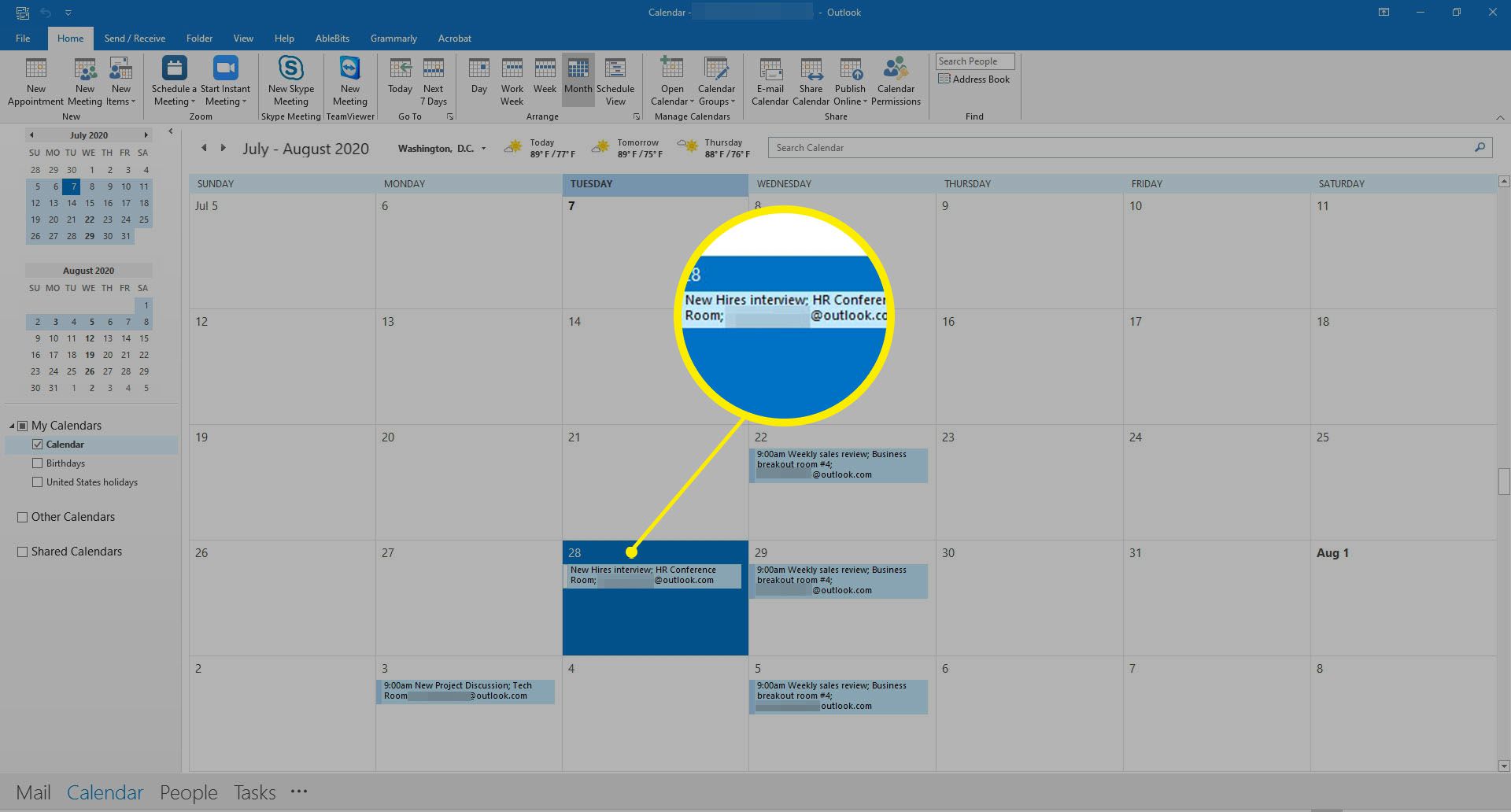 Öppna ett möte i en Outlook-kalender.