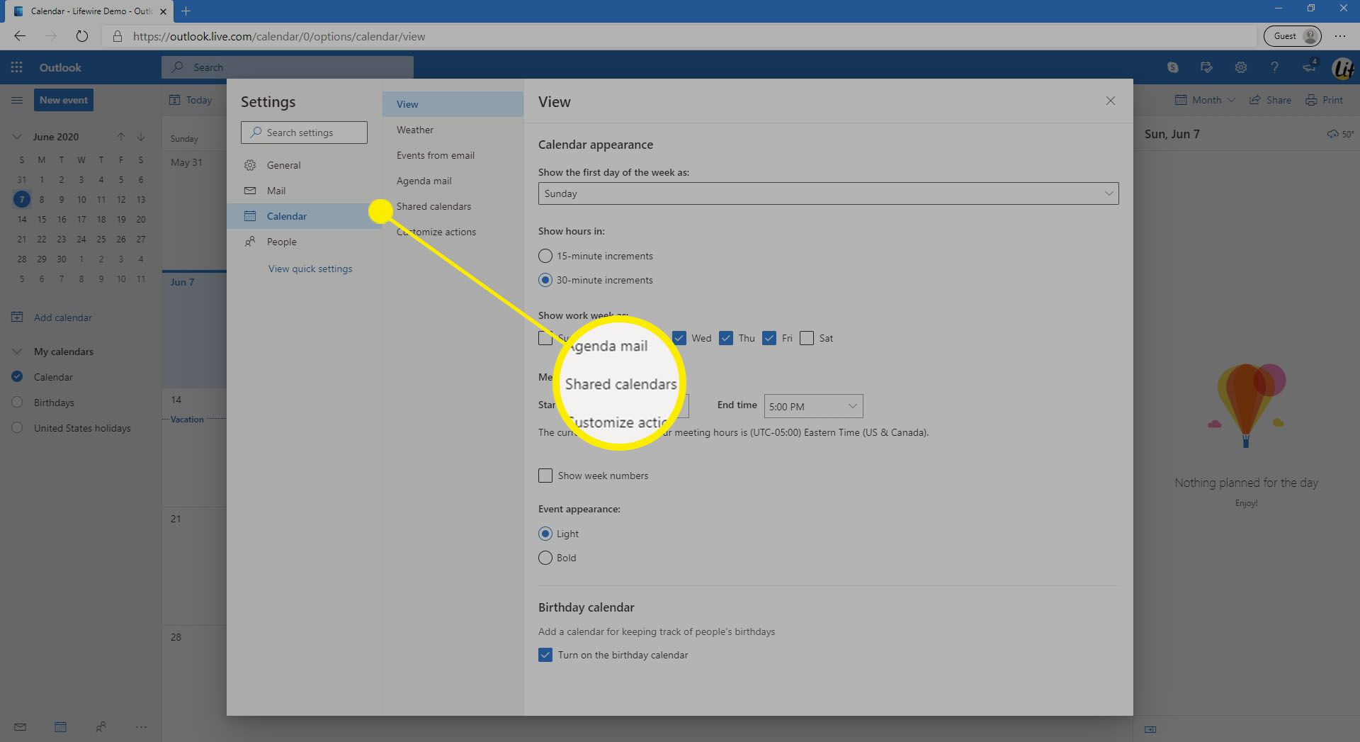 Visa avancerade inställningar för kalendern i Outlook.com.