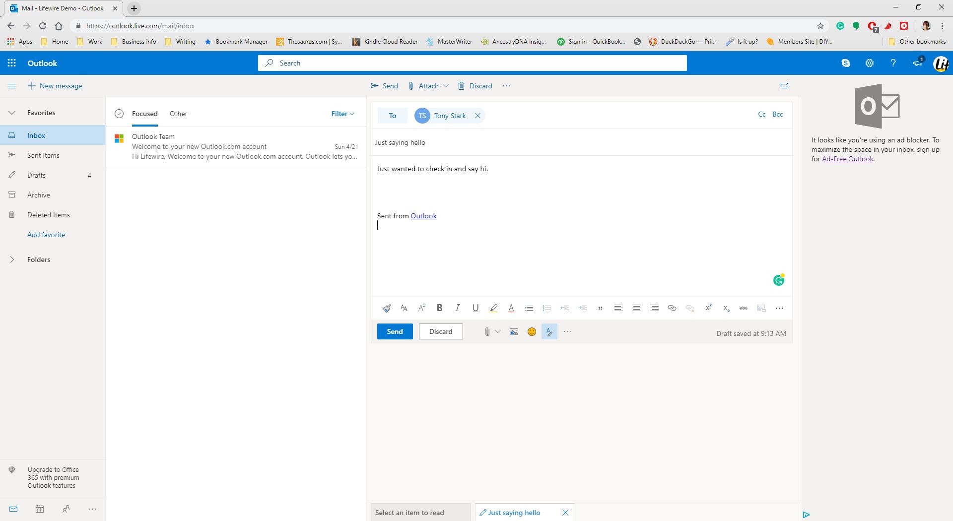 Ett e-postmeddelande med en signatur tillagd i Outlook.com.