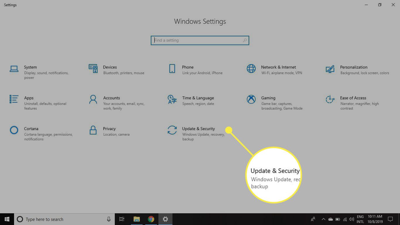 Öppna dina Windows-inställningar och välj Uppdatera och säkerhet.