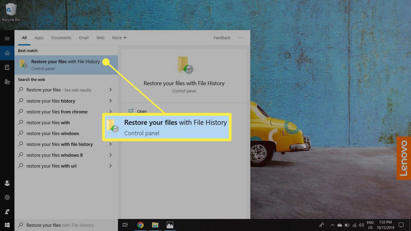 Ange Återställ dina filer i sökrutan i Windows och välj Återställ dina filer med filhistorik.