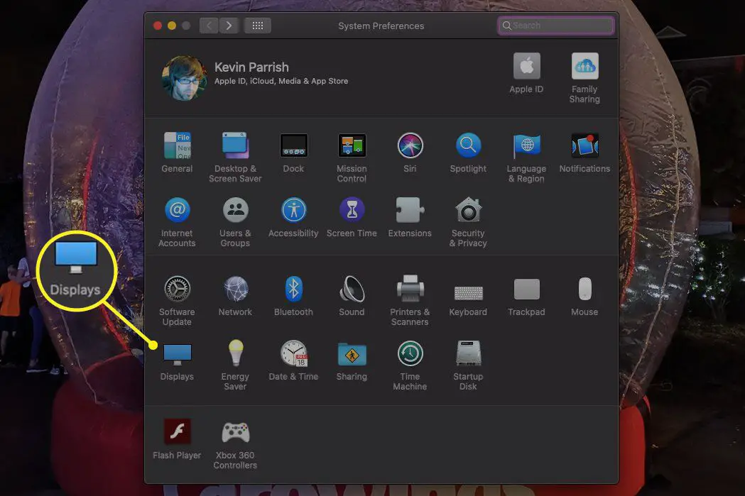 Mac-systeminställningar med valda skärmar