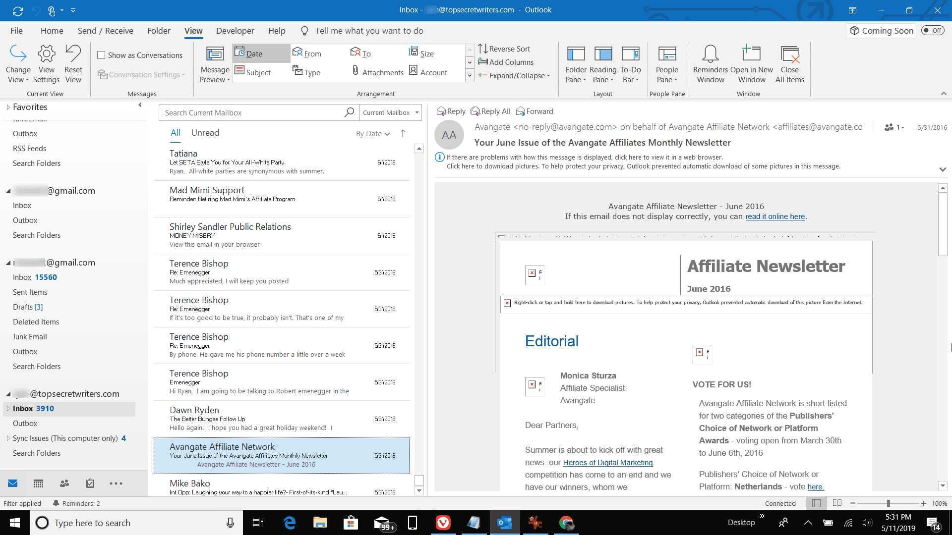 Skärmdump av e-postlista med nytt typsnitt i Outlook