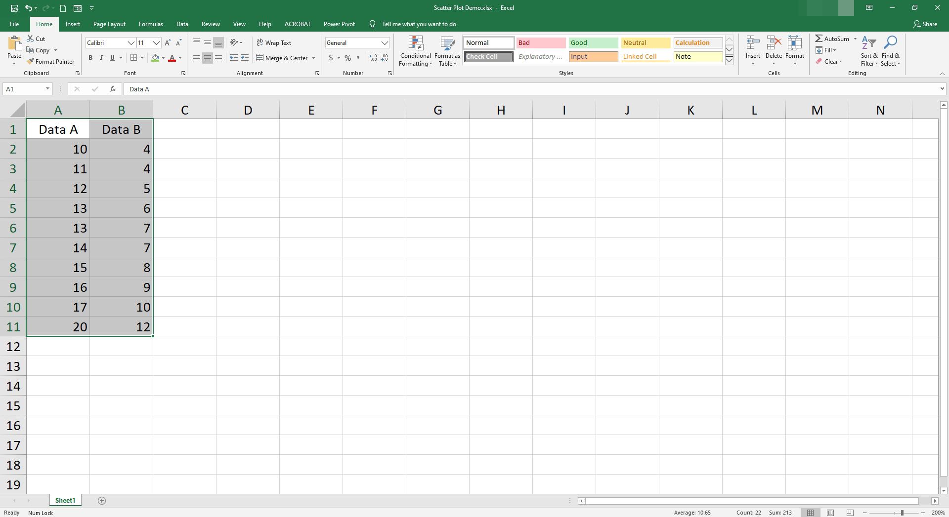 Två kolumner med data har valts i Excel.