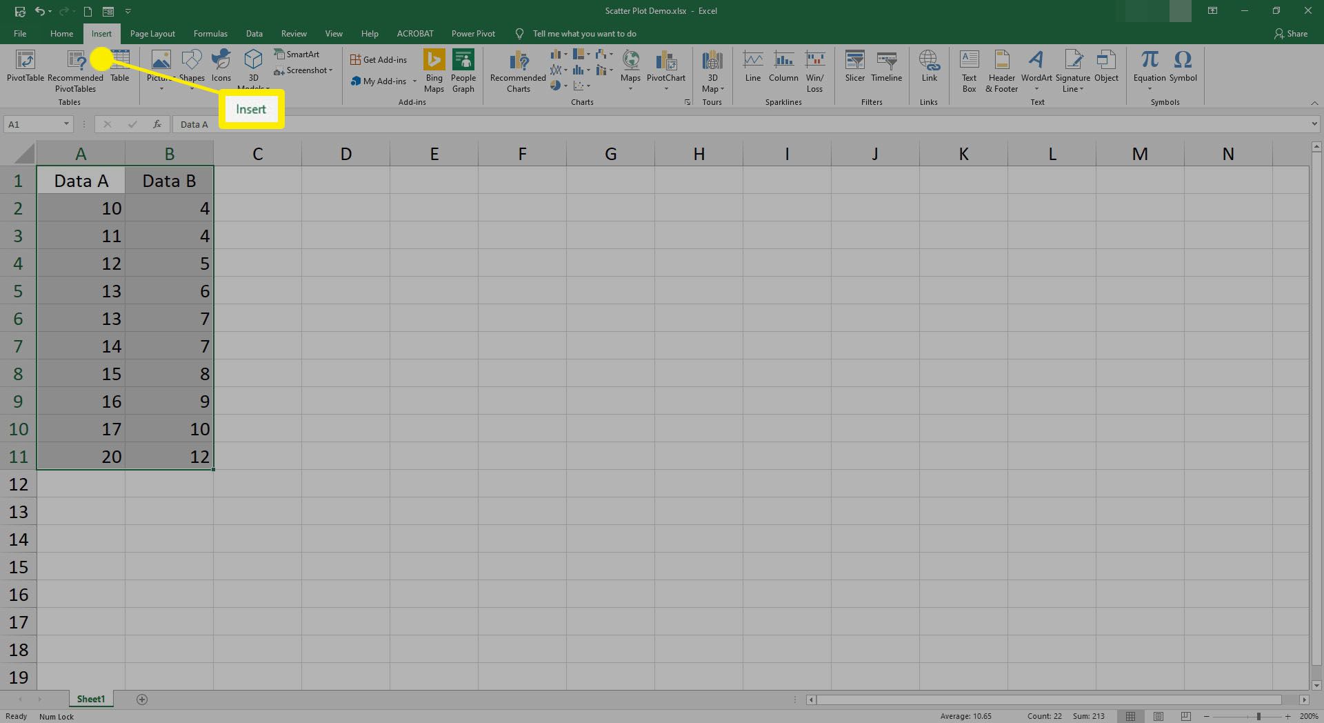 Välj fliken Infoga i Excel.
