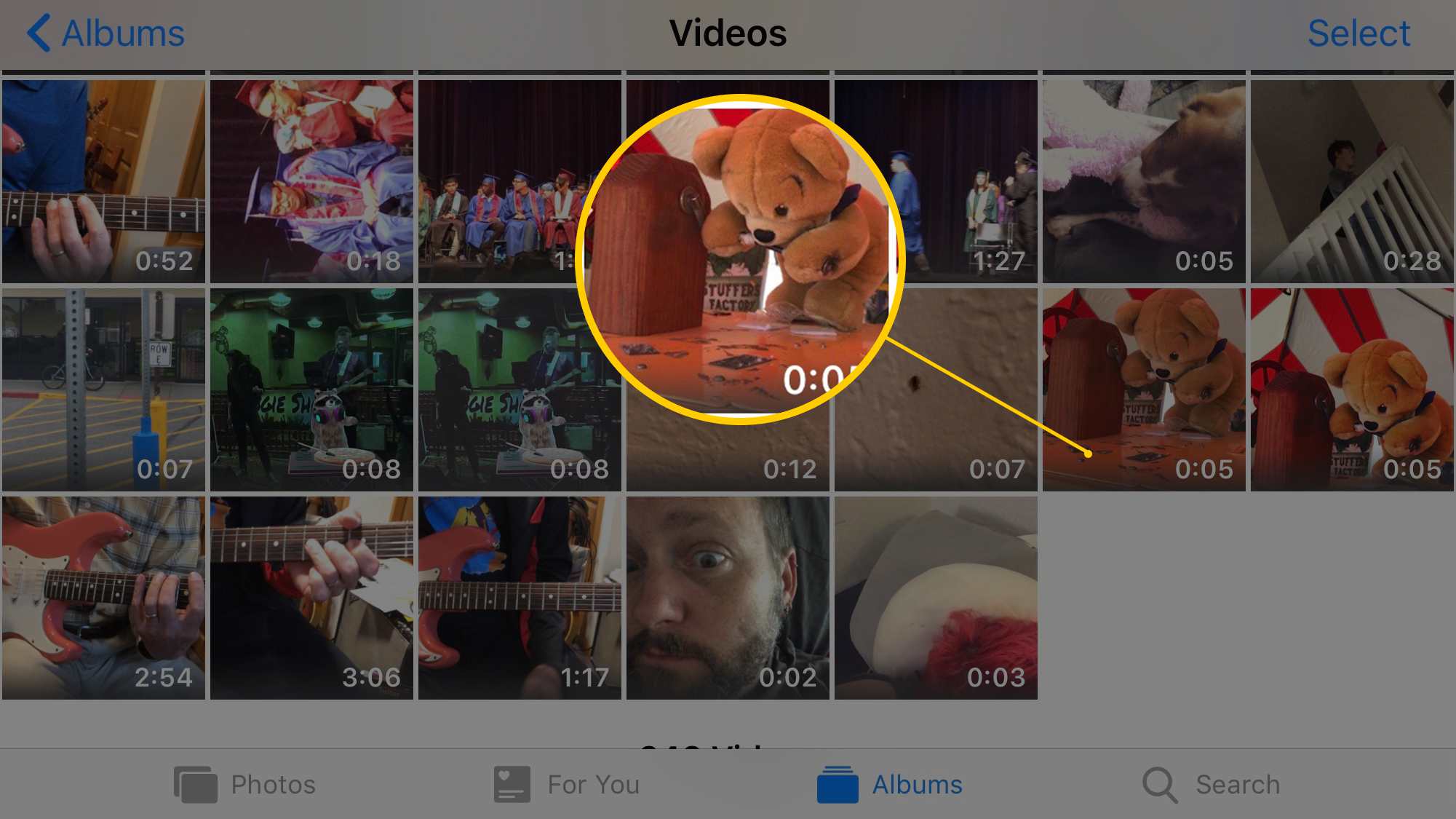 Skärmdump av Photos-appen på iOS 12 iPhone 8 Plus som visar en video som valts för redigering