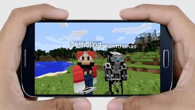 En Minecraft-skärm visas på en smartphone