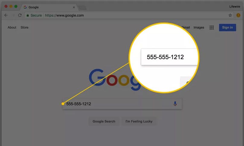 Googles sökfält fyllt med ett telefonnummer att slå upp