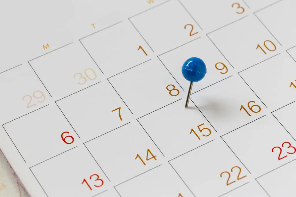 close up of thumbtack on calendar date 1025608722 5c44aa6ec9e77c0001b7ca56