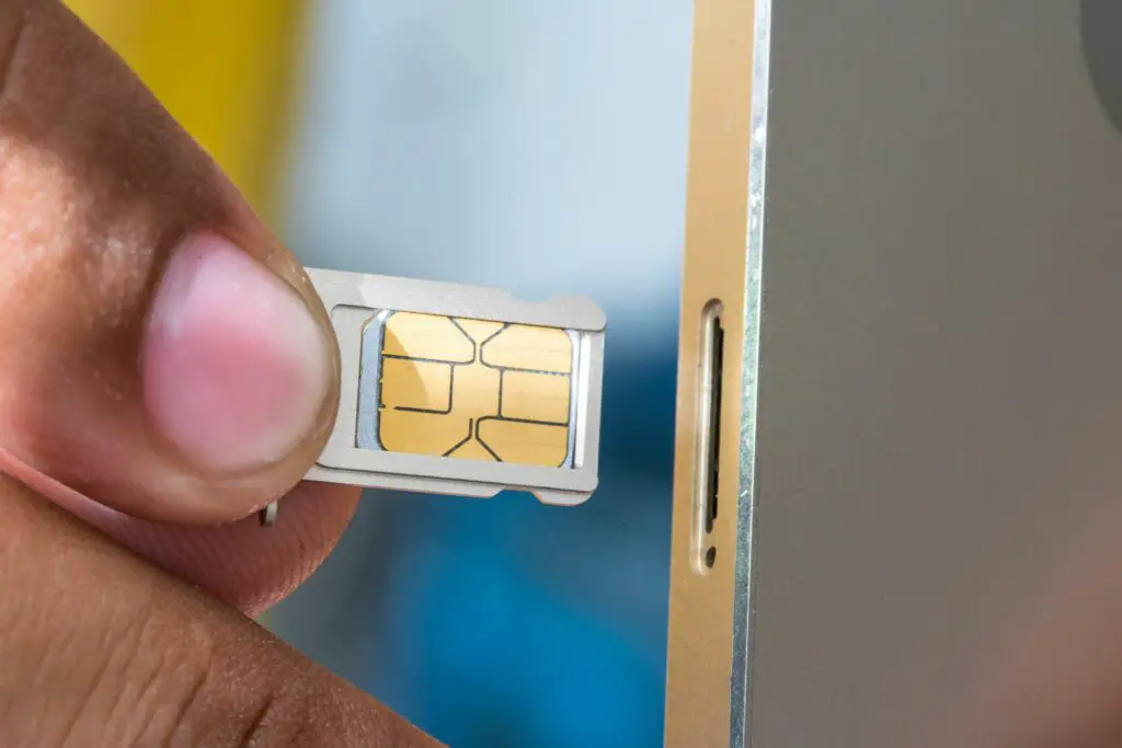Så här tar du bort SIM-kortet från din iPhone 1 iphonesimcardremoval 5c10ef4646e0fb000163ee03