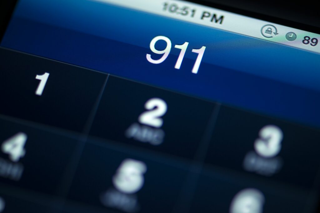 smartphone call to 911 171337656 5bee180e46e0fb00512458b4