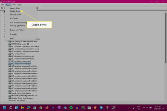 Windows 11 Enhetshanteraren med åtgärdsmeny och Inaktivera enhet markerade
