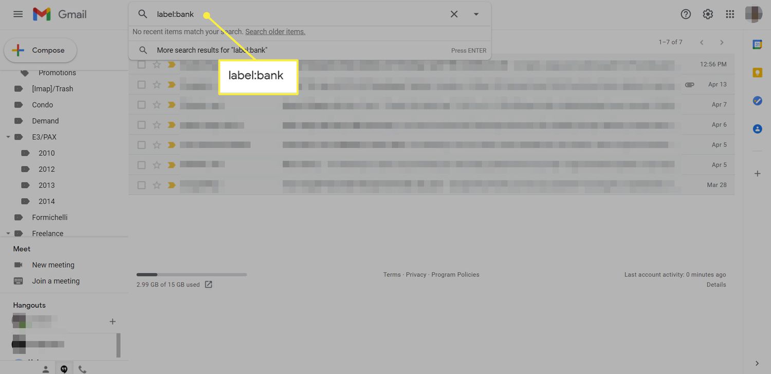 En Gmail-inkorg.  'Etikett:bank' skrivs i sökfältet.