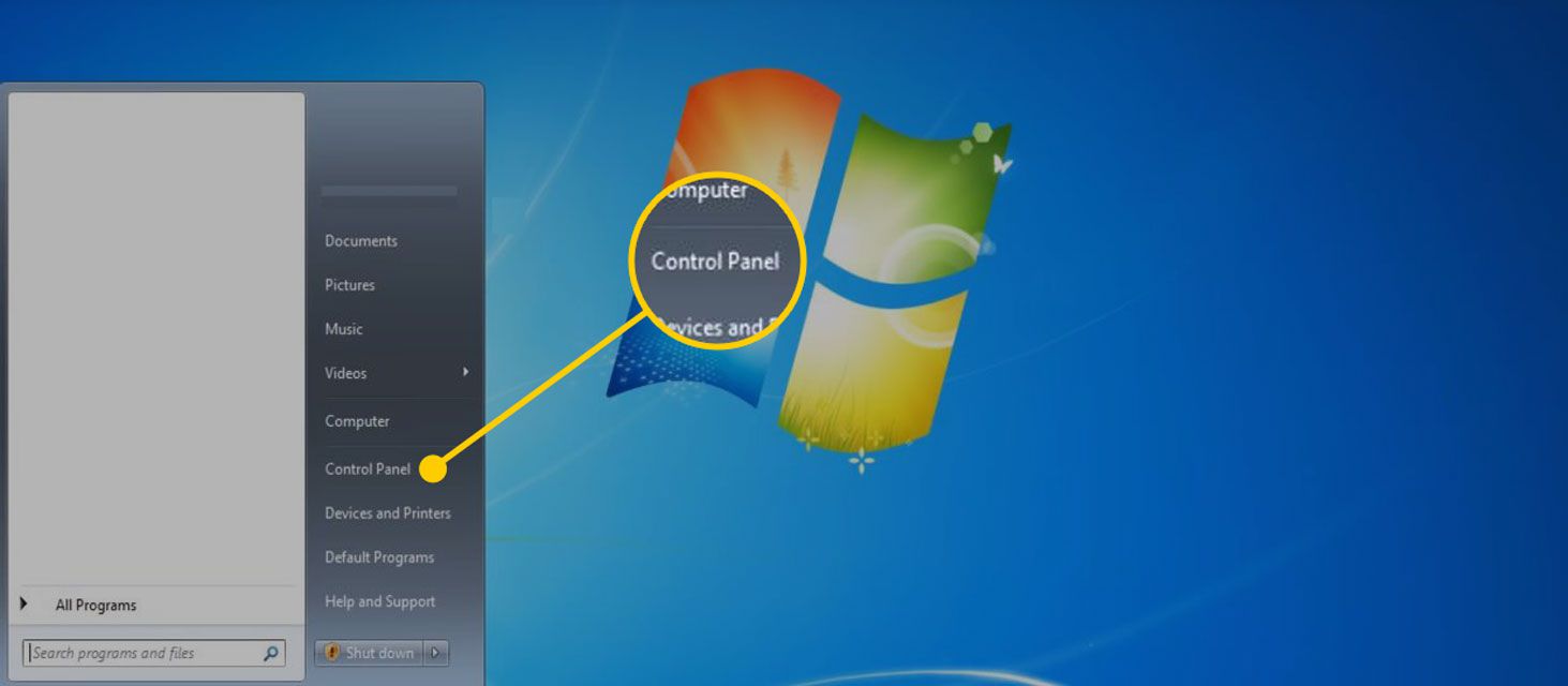 Start-menyn i Windows 7 med alternativet Kontrollpanelen markerat